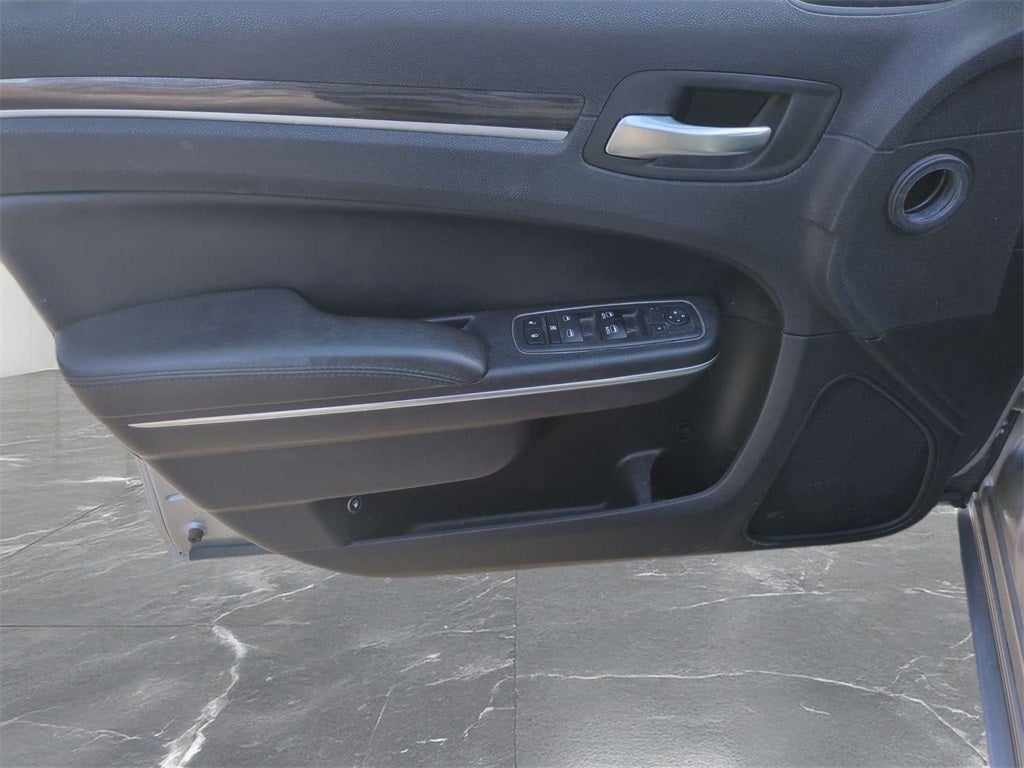 2018 Chrysler 300 Touring