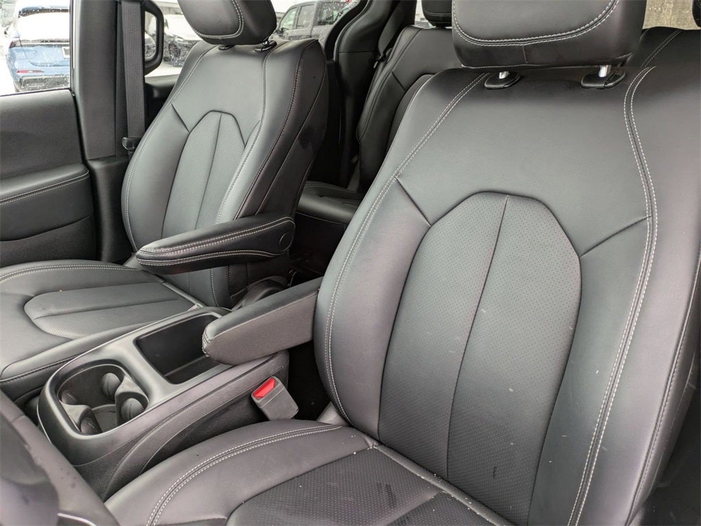 2025 Chrysler Pacifica Hybrid Select