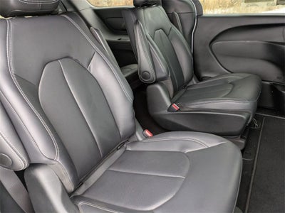 2025 Chrysler Pacifica Hybrid Select