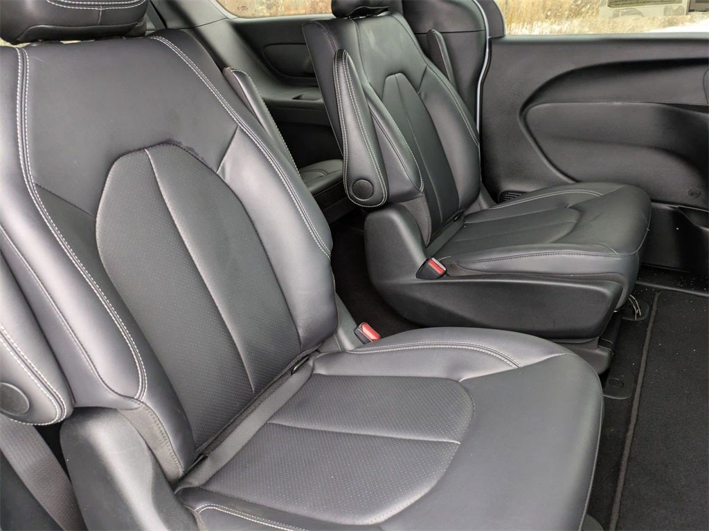 2025 Chrysler Pacifica Hybrid Select