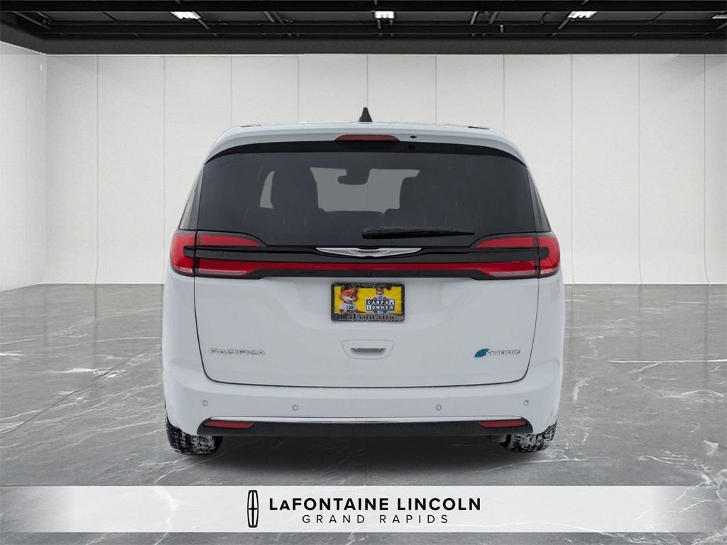2025 Chrysler Pacifica Hybrid Select