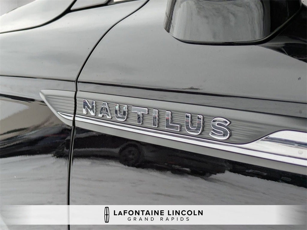 2022 Lincoln Nautilus Reserve