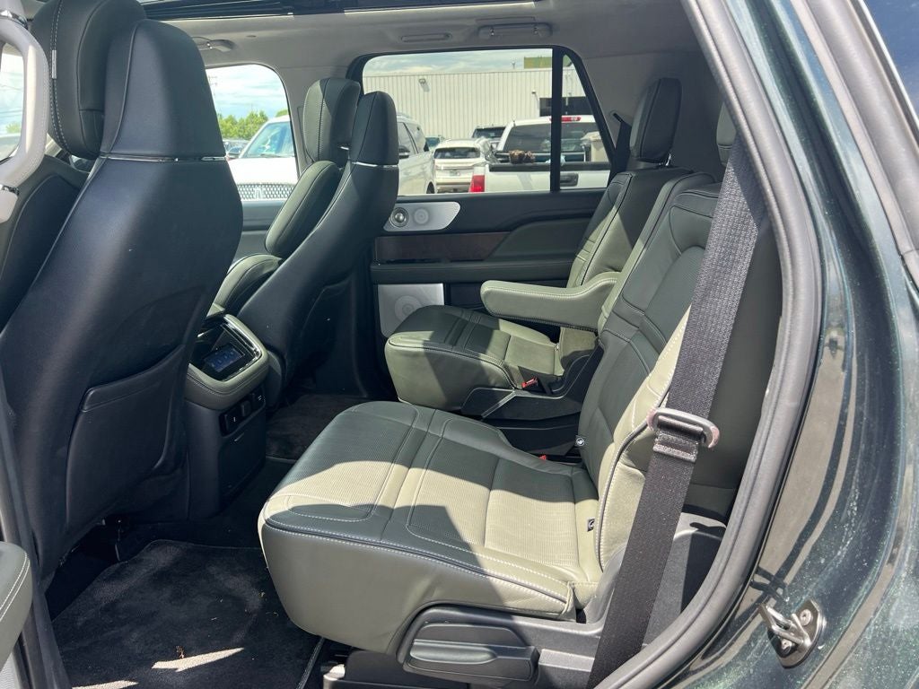 2022 Lincoln Navigator Black Label
