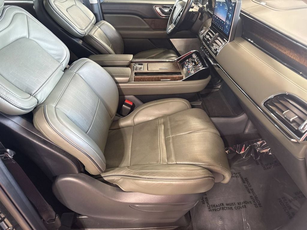 2022 Lincoln Navigator Black Label