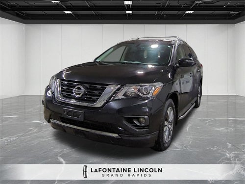 2020 Nissan Pathfinder SV