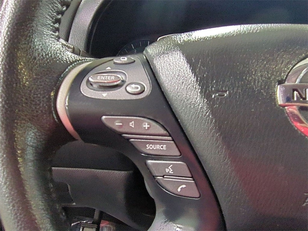 2020 Nissan Pathfinder SV