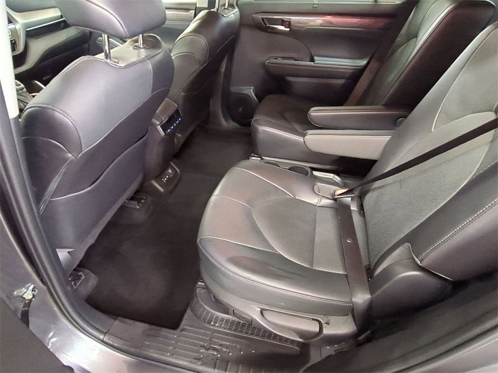 2022 Toyota Highlander Hybrid Limited