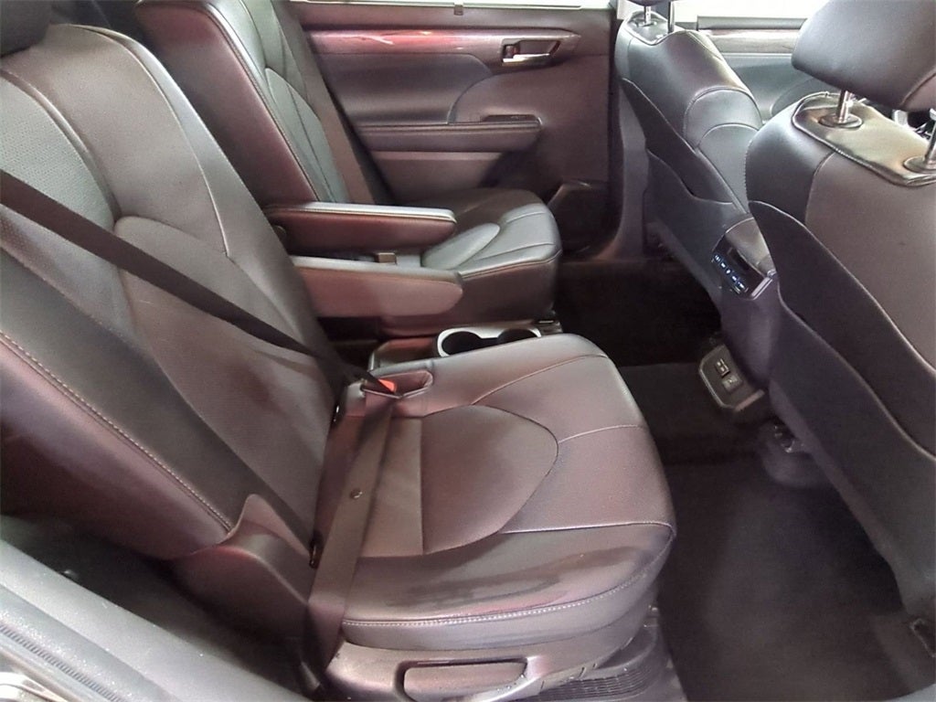 2022 Toyota Highlander Hybrid Limited