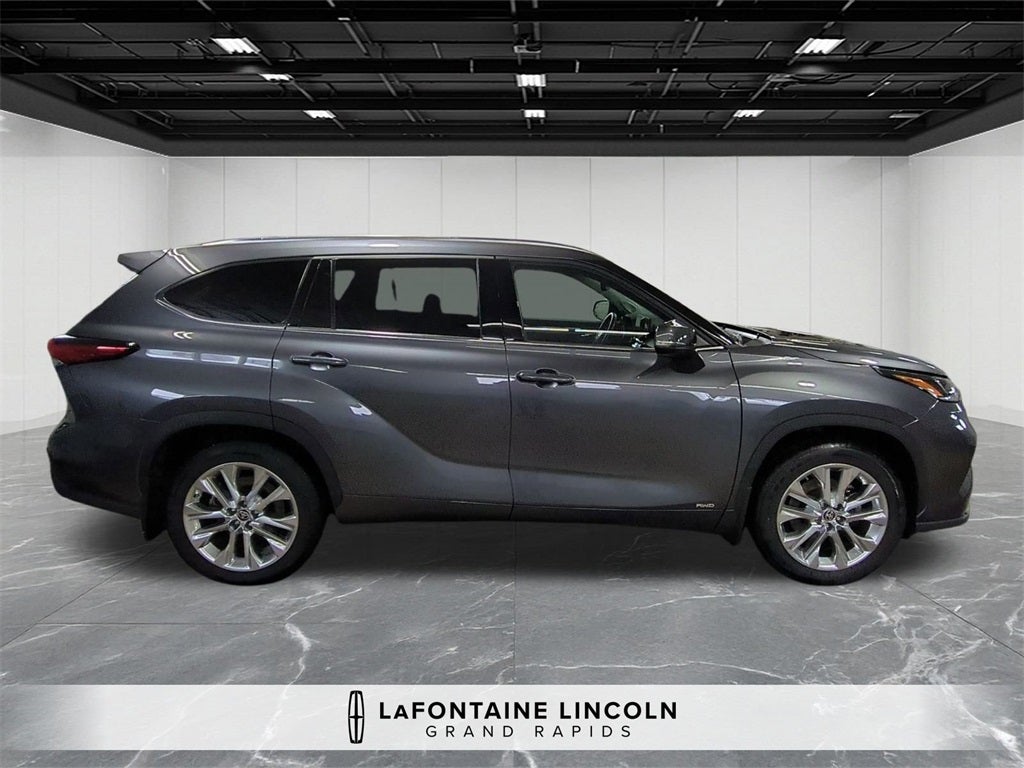2022 Toyota Highlander Hybrid Limited