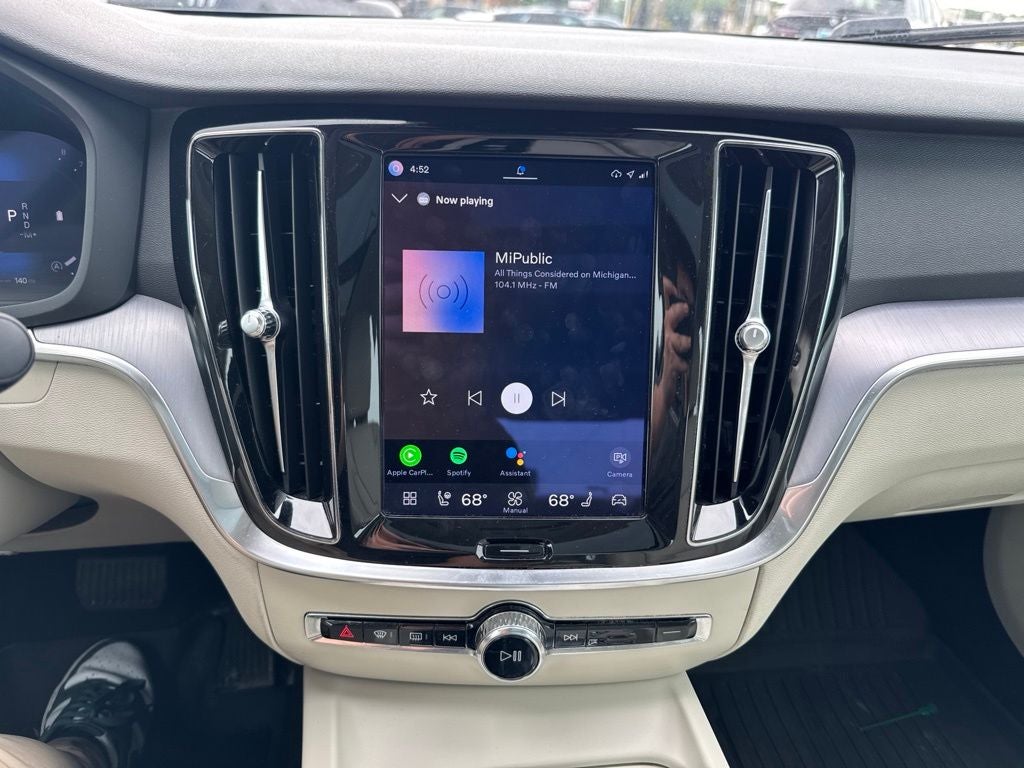 2024 Volvo S60 B5 Core Dark Theme