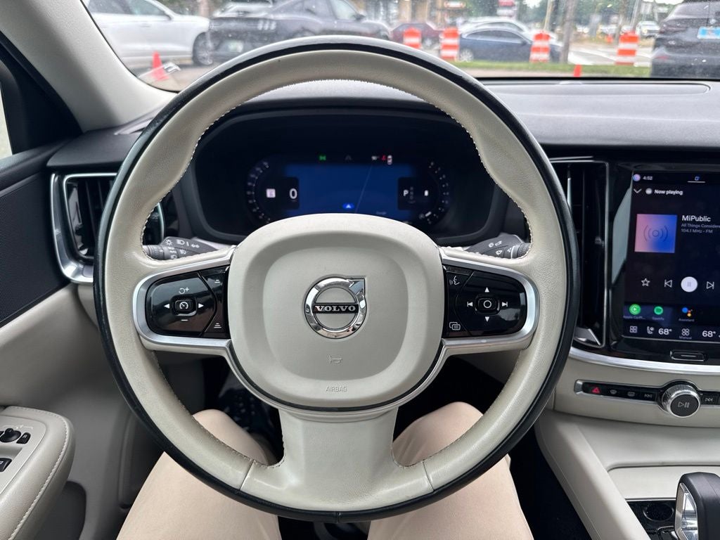2024 Volvo S60 B5 Core Dark Theme