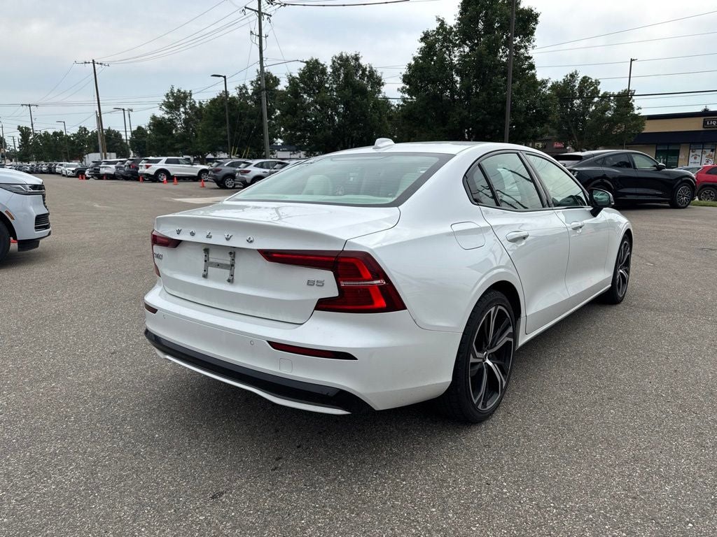 2024 Volvo S60 B5 Core Dark Theme