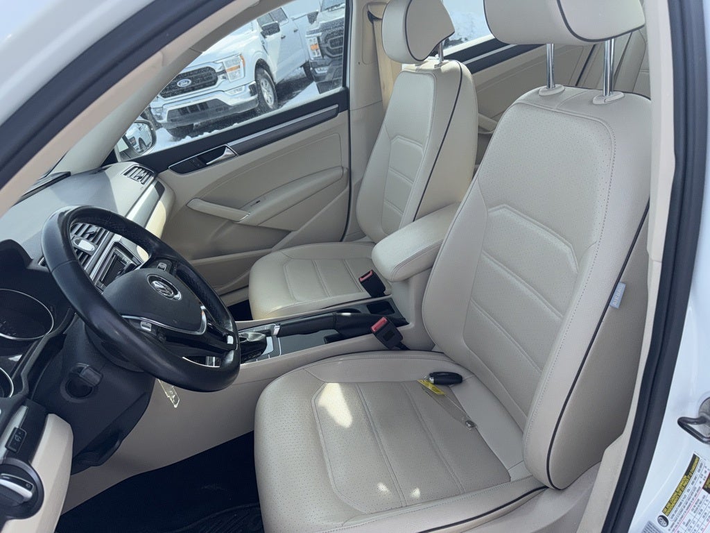 2017 Volkswagen Passat 1.8T R-Line