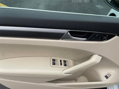 2017 Volkswagen Passat 1.8T R-Line