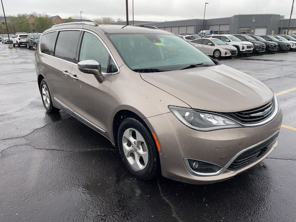 2017 Chrysler Pacifica Hybrid Platinum