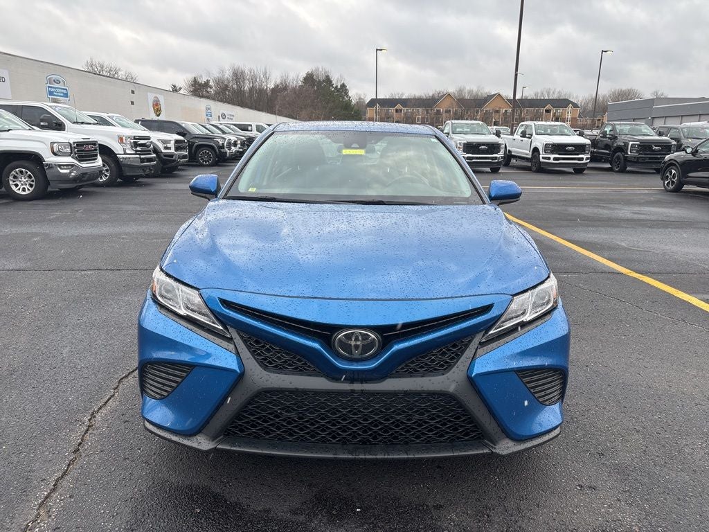 2020 Toyota Camry SE