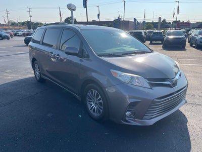 2018 Toyota Sienna XLE 8 Passenger