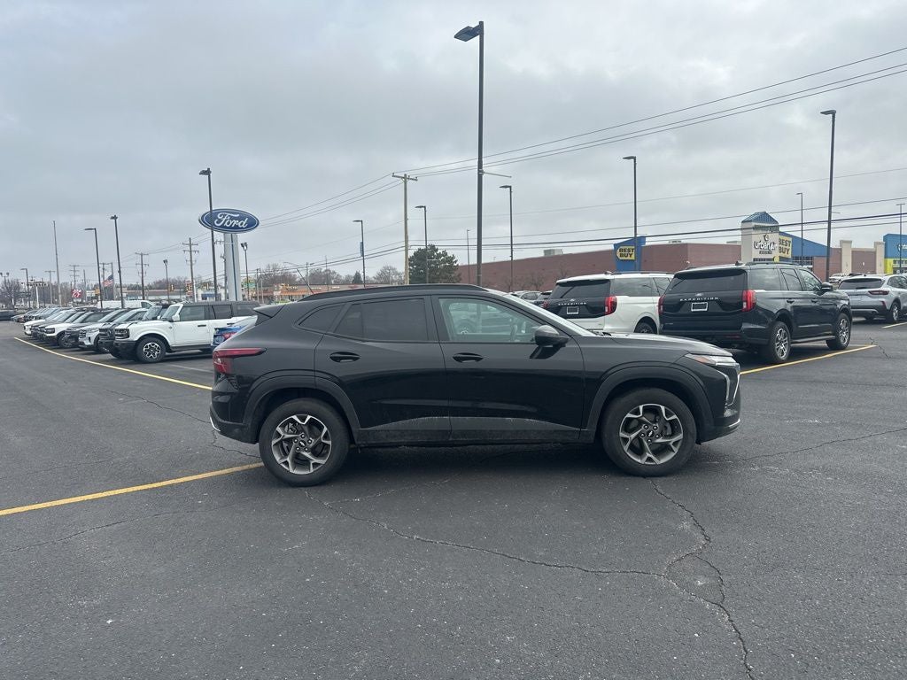 2025 Chevrolet Trax LT