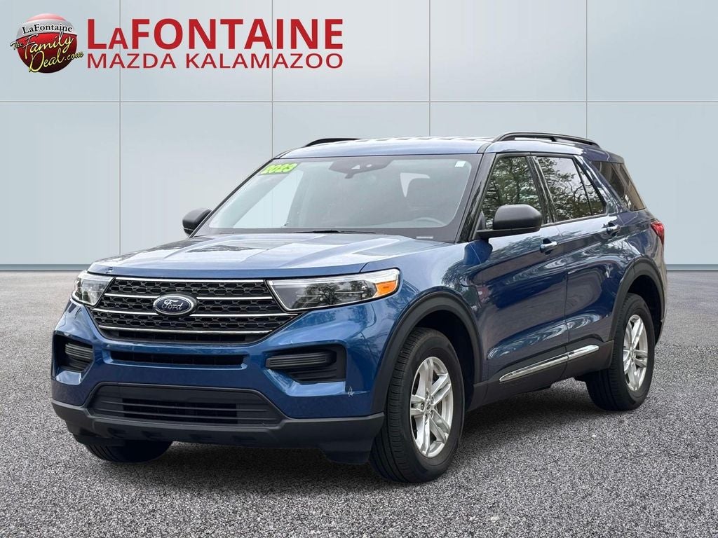 2023 Ford Explorer XLT 4WD's photo