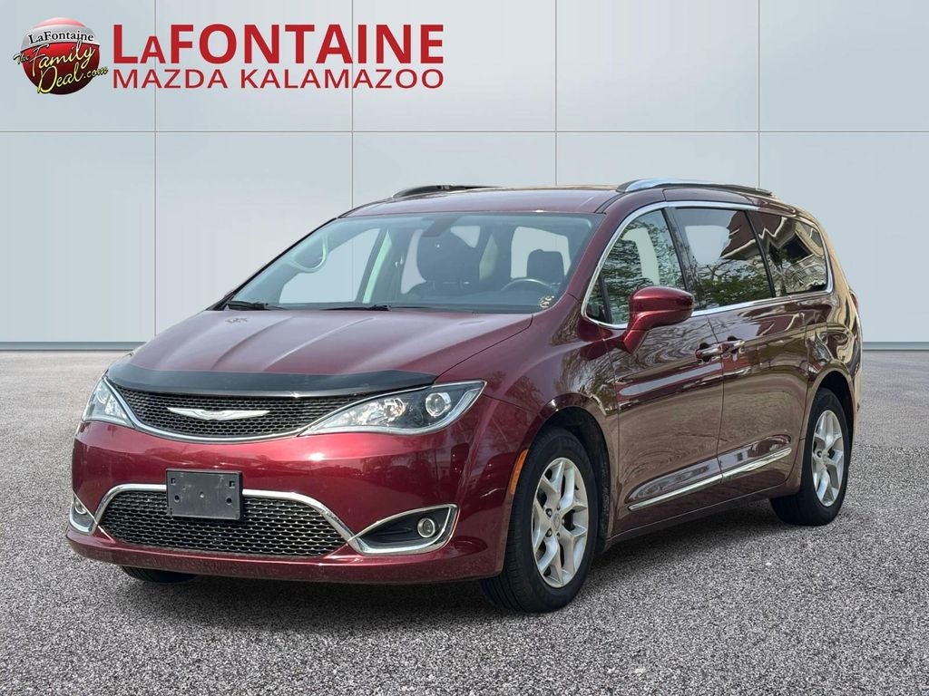 2018 Chrysler Pacifica Touring L Plus's photo