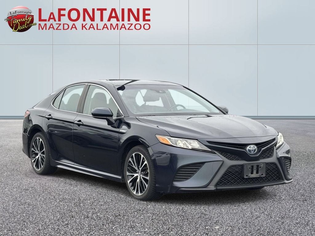 2018 Toyota Camry Hybrid SE
