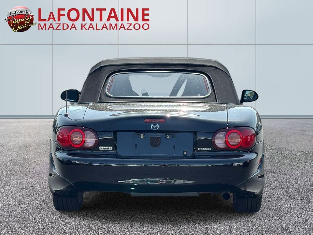 2003 Mazda Mazda Miata Base