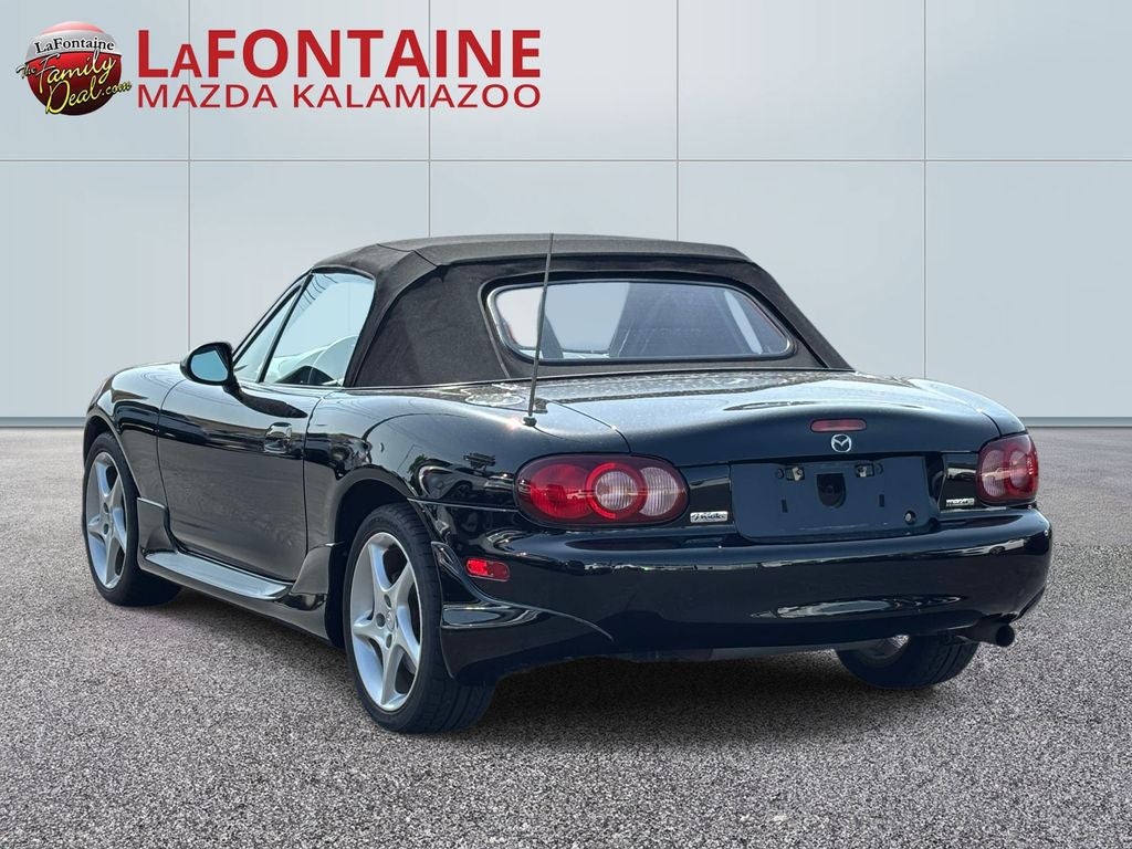 2003 Mazda Mazda Miata Base
