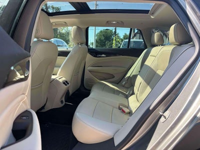 2018 Buick Regal TourX Essence