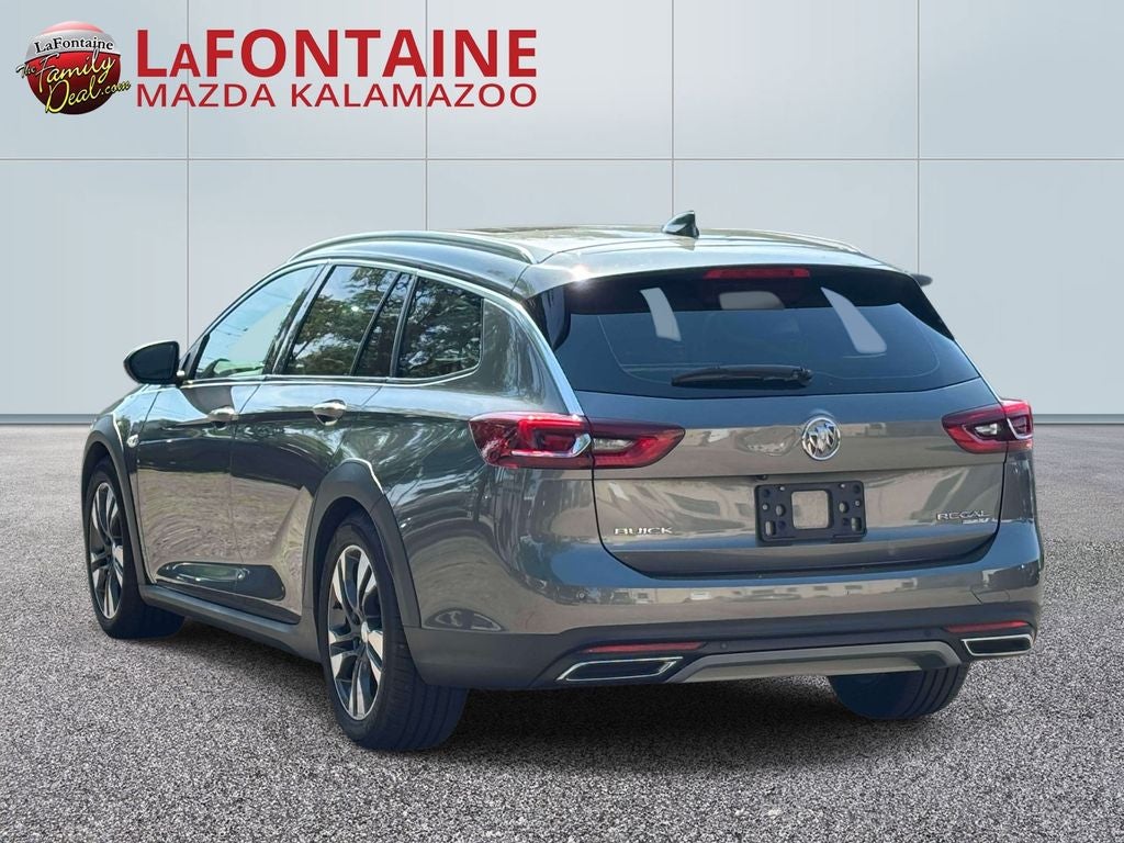 2018 Buick Regal TourX Essence