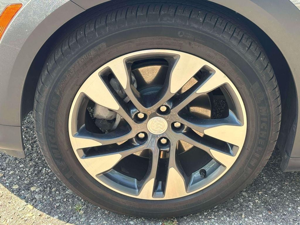 2018 Buick Regal TourX Essence
