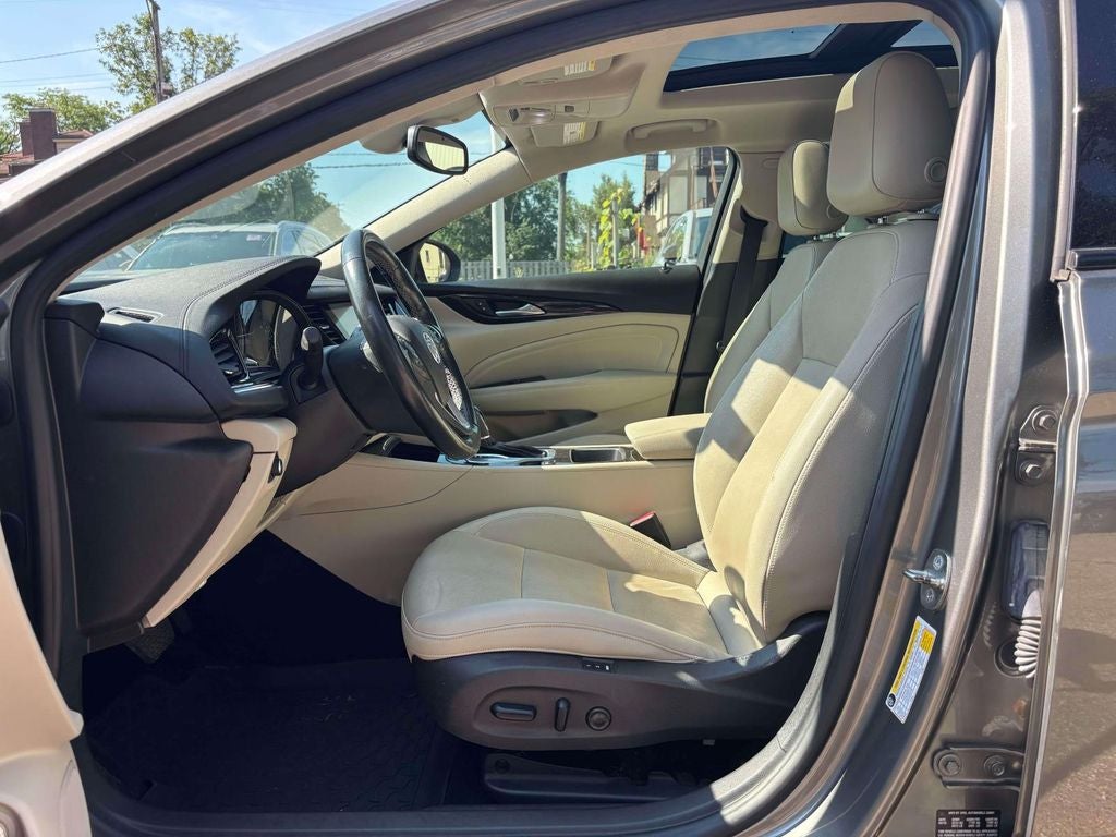 2018 Buick Regal TourX Essence