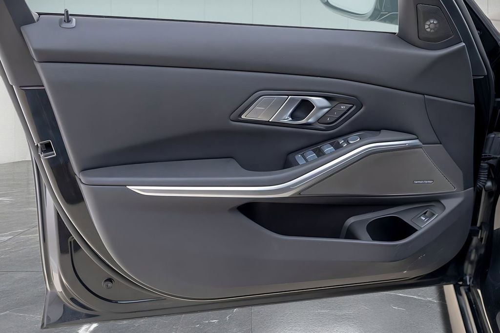 2025 BMW 3 Series 330i xDrive