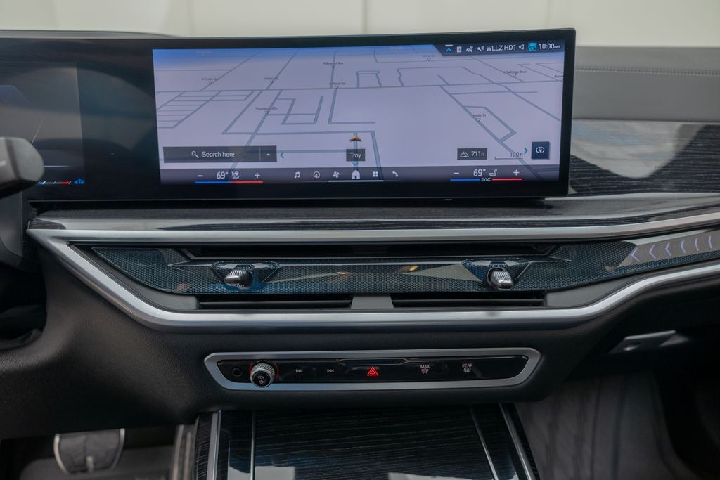 2025 BMW X7 xDrive40i
