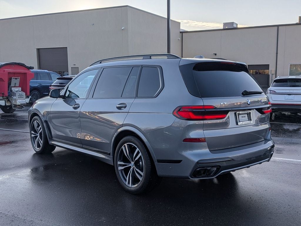 2025 BMW X7 M60i