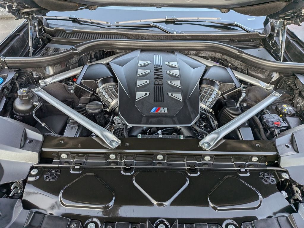 2025 BMW X7 M60i