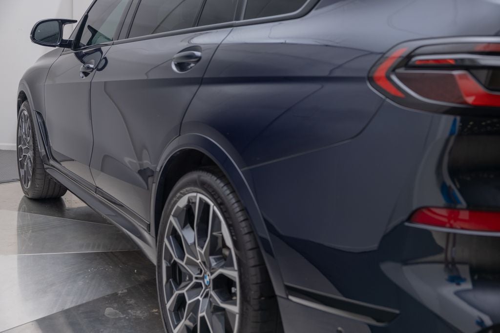 2025 BMW X7 M60i