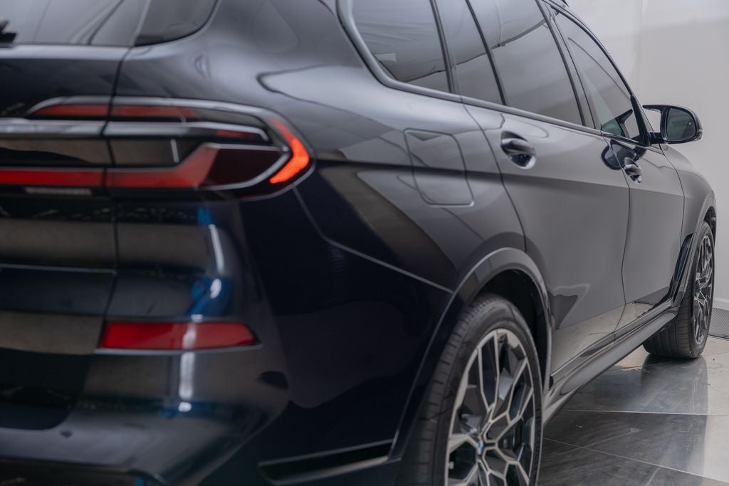 2025 BMW X7 M60i