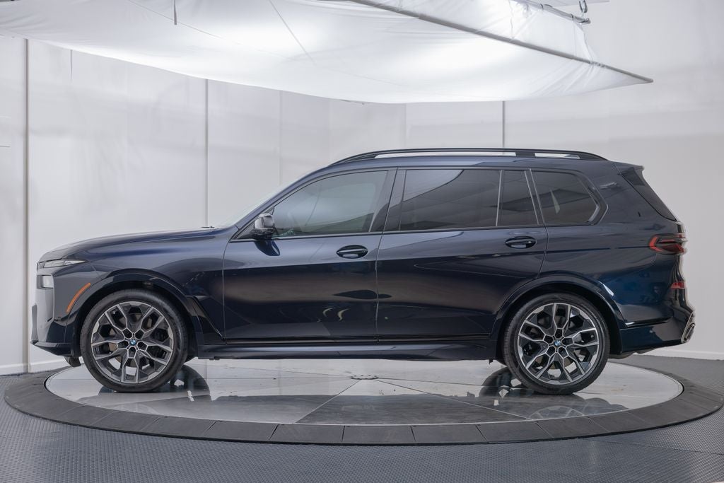 2025 BMW X7 M60i
