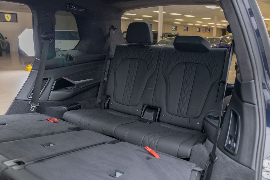 2025 BMW X7 M60i