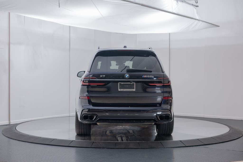 2025 BMW X7 M60i