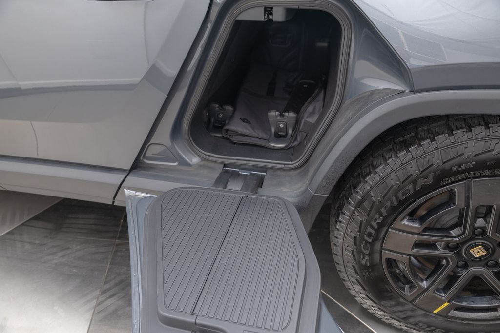 2023 Rivian R1T Adventure