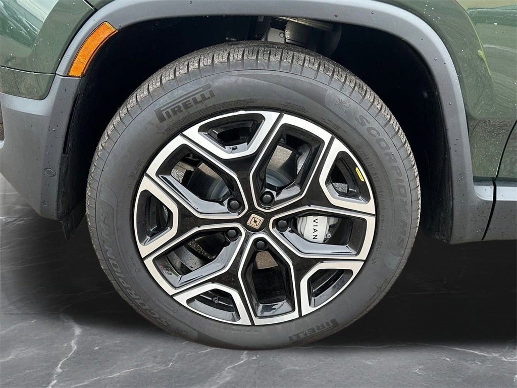 2025 Rivian R1T Adventure
