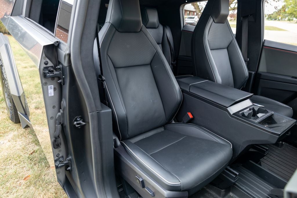 2025 Tesla Cybertruck Long Range