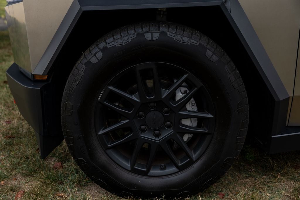2025 Tesla Cybertruck Long Range