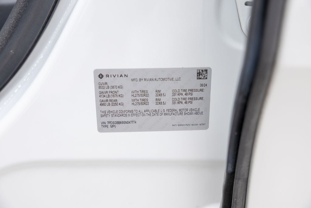 2025 Rivian R1S Adventure Dual Motor Standard Pack