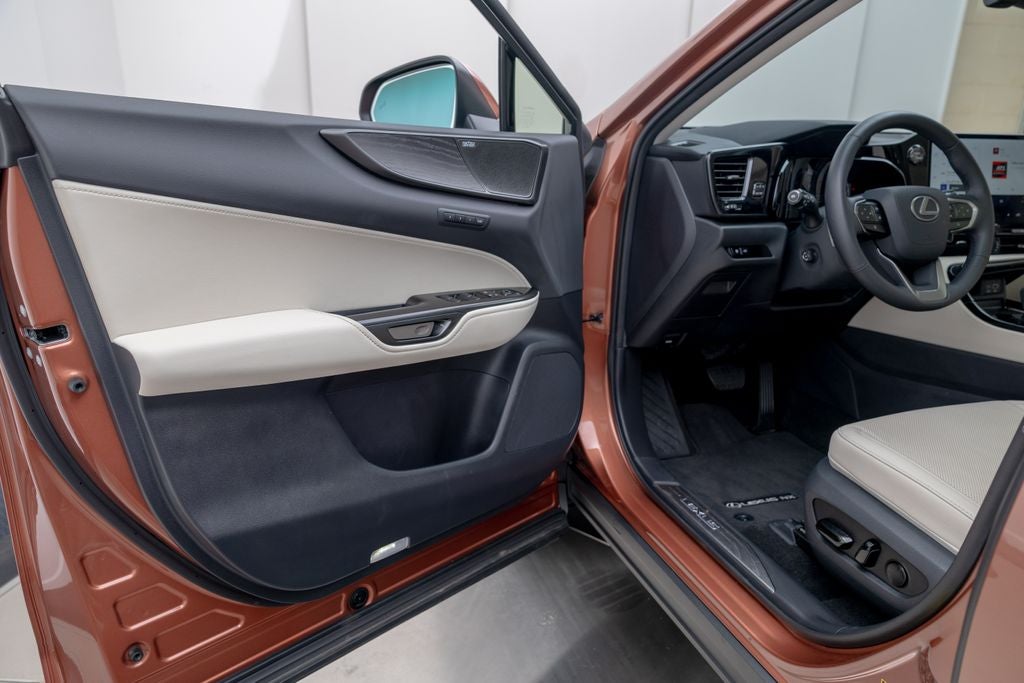 2025 Lexus NX 350h Luxury