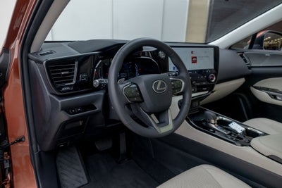 2025 Lexus NX 350h Luxury