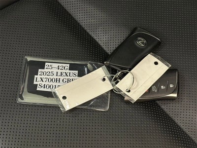 2025 Lexus LX 700h F SPORT