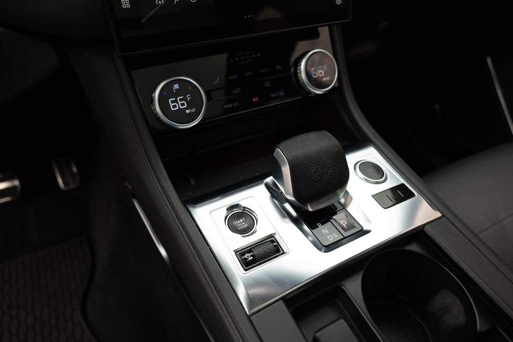 2024 Jaguar F-PACE SVR