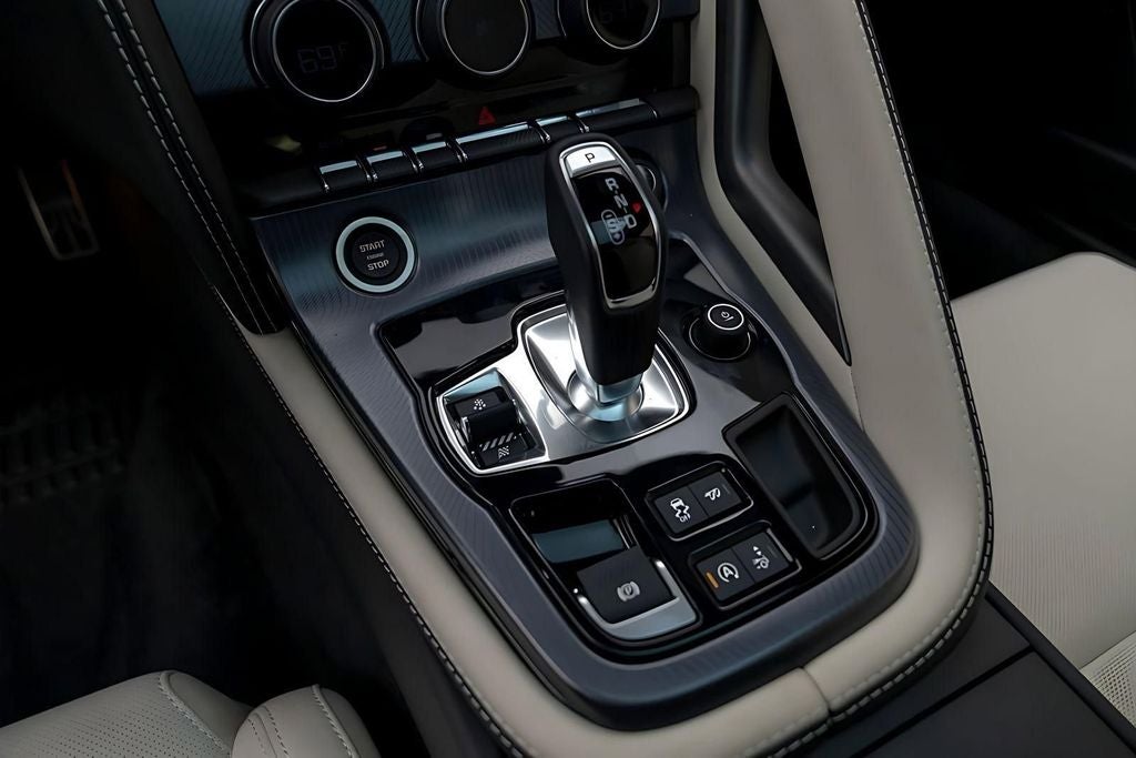 2024 Jaguar F-TYPE P450